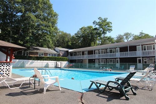 La Plaza Del Sol Motel Mashpee Dış mekan fotoğraf